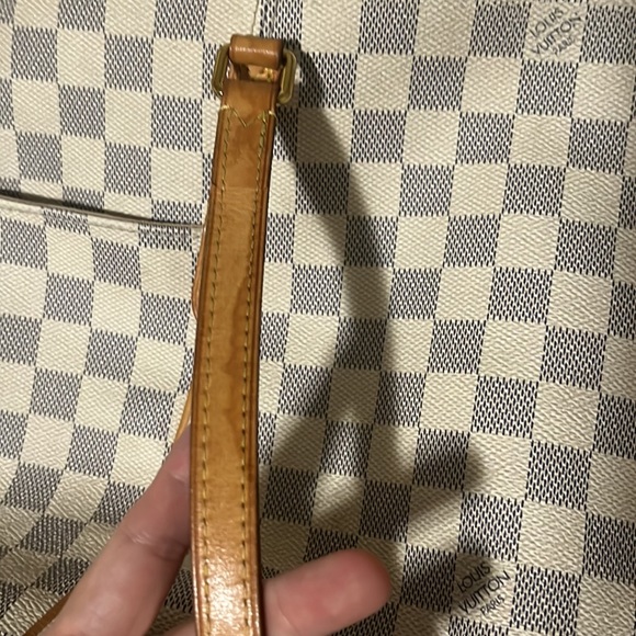 SOLD Louis Vuitton Totally MM Damier Azur - Picture 16 of 17